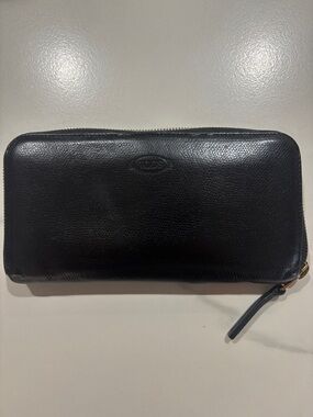 Tod’s black wallet